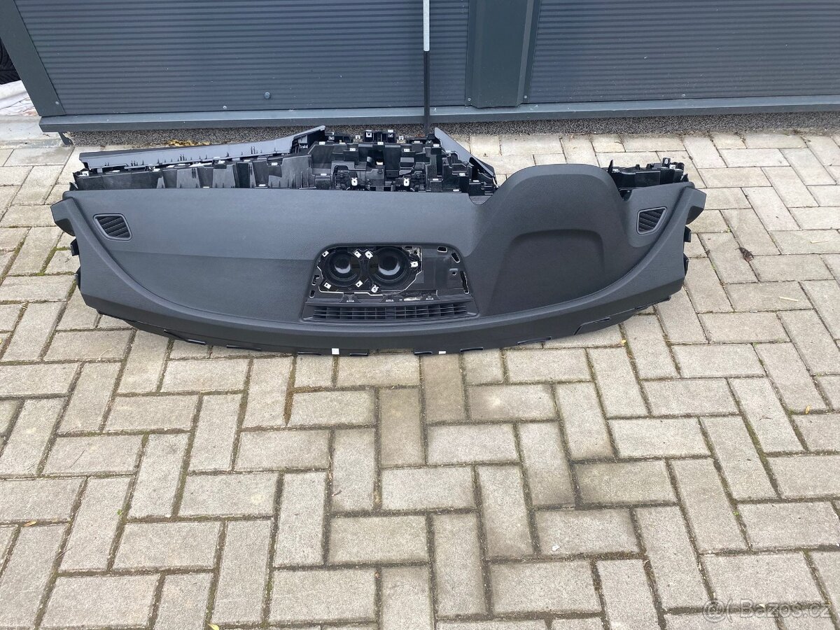 Škoda Superb IV, 4 - palubní deska - 3