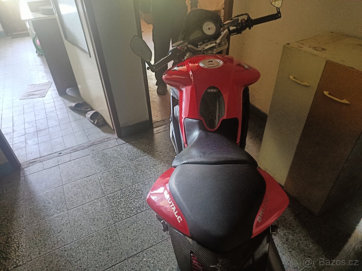 MV Agusta Brutale 750S - 3