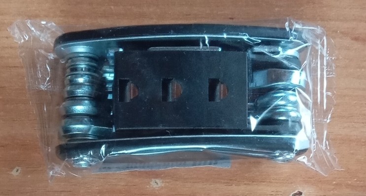 Multiklíč - sada nářadí 16v1 - 3