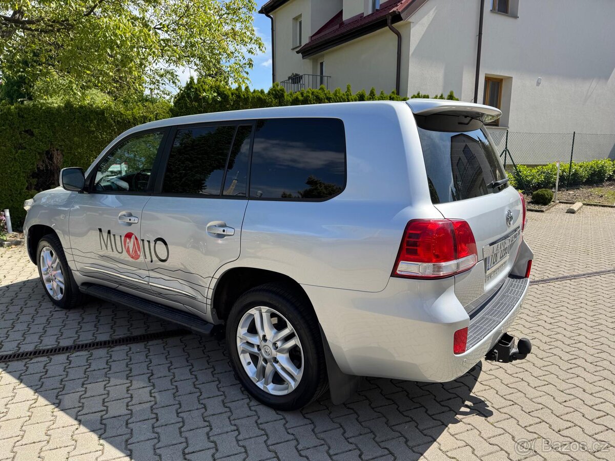TOYOTA LAND CRUISER 4,5 D LX200 TOP STAV