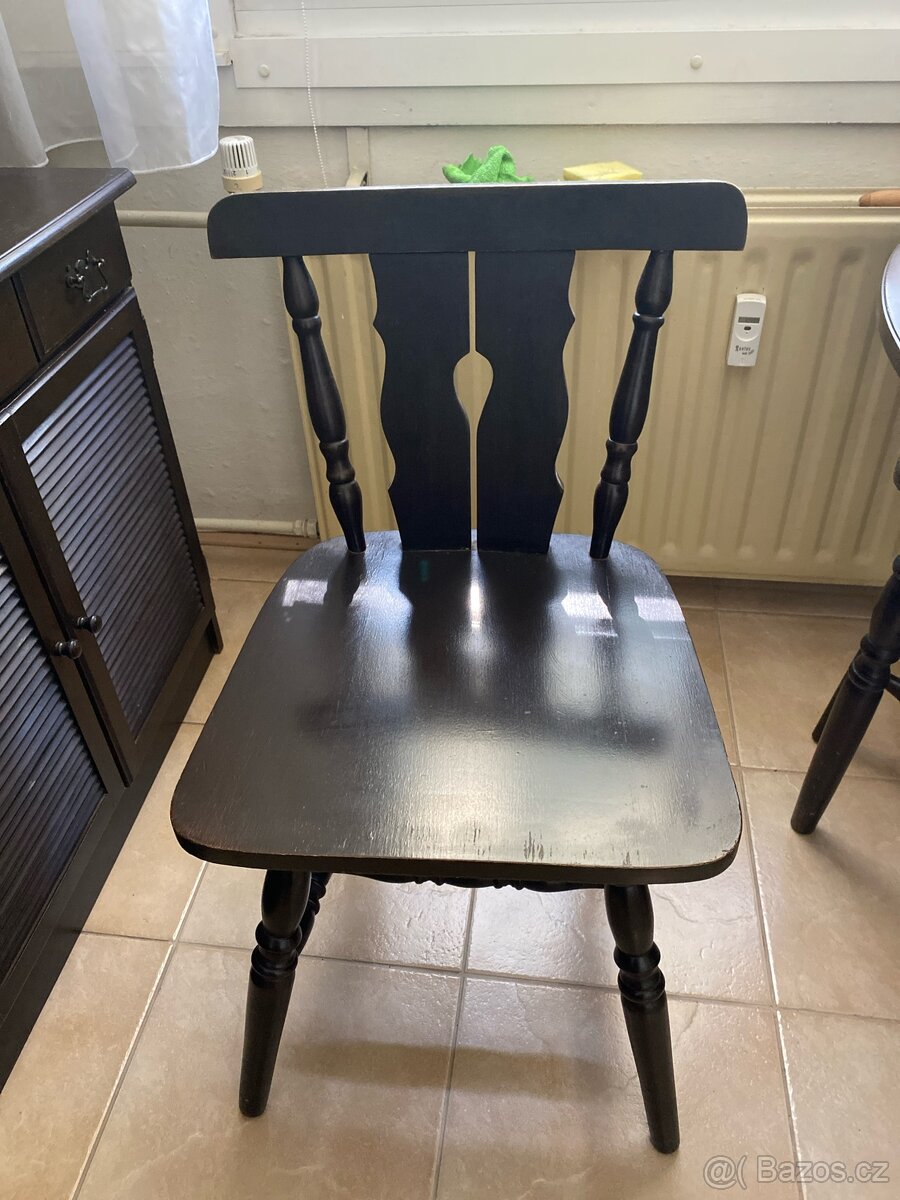 Jídelní stůl + 4 židle - 3
