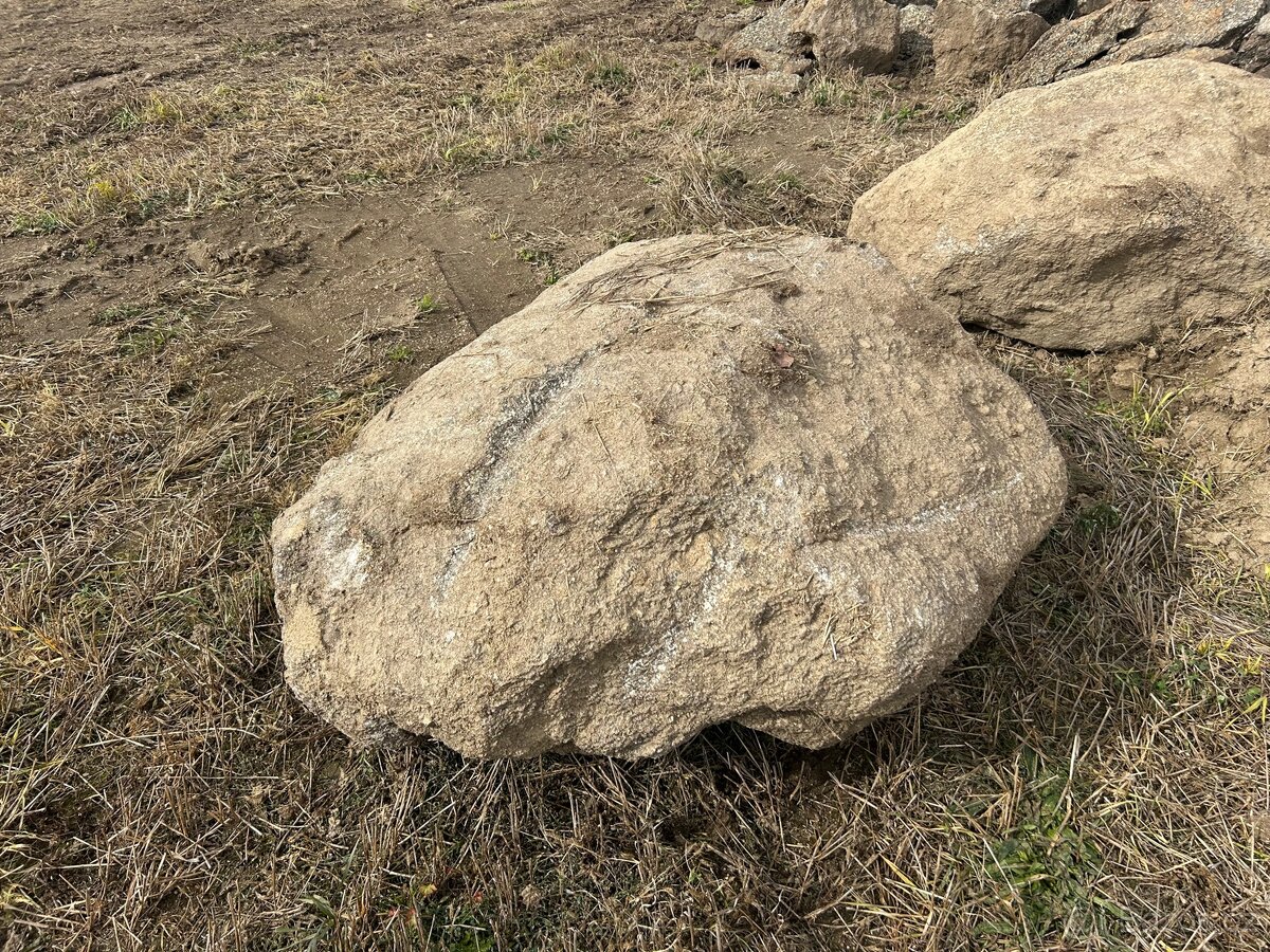 Solitérní kámen - 3