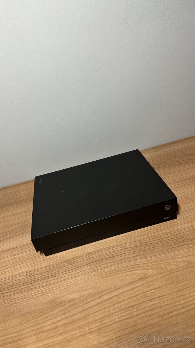 Xbox one X - 3