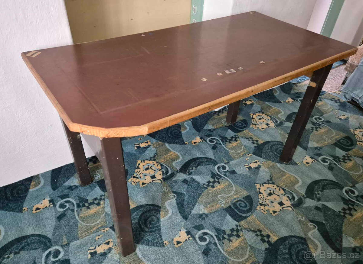 Socialistický pracovní stůl nebo tak něco - 3