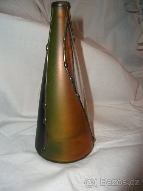 Vázička se signaturou - 3