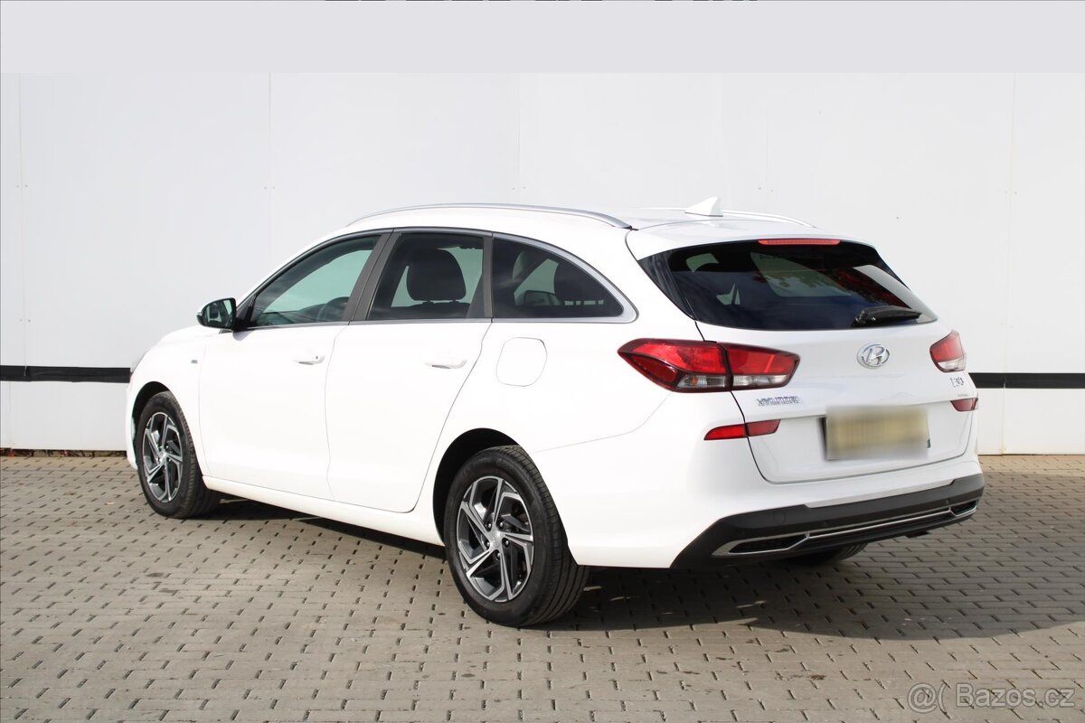 Hyundai i30 1.5T-GDI 117kW FAMILY SMART ČR (2022) - 3