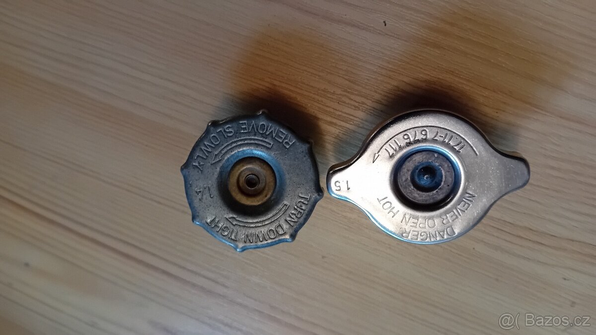 Prodám víčka chladiče moto - 3