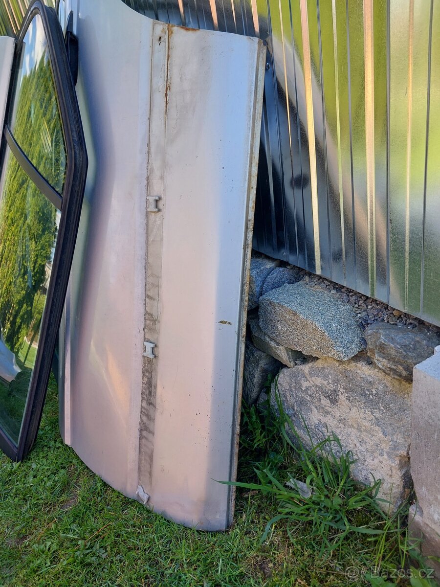 BMW e32 plechařina - 3