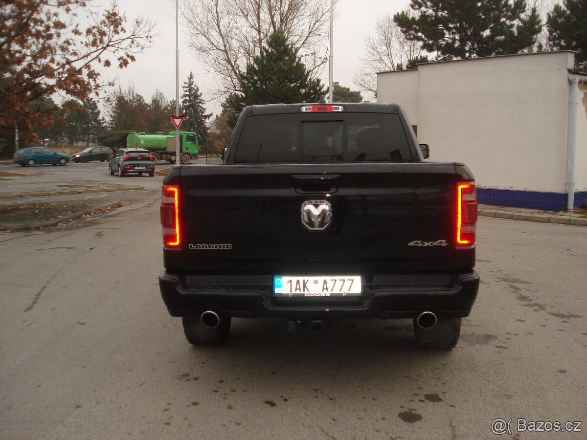 Dodge RAM 1500 LAREMIE 5.7 HEMI - 3