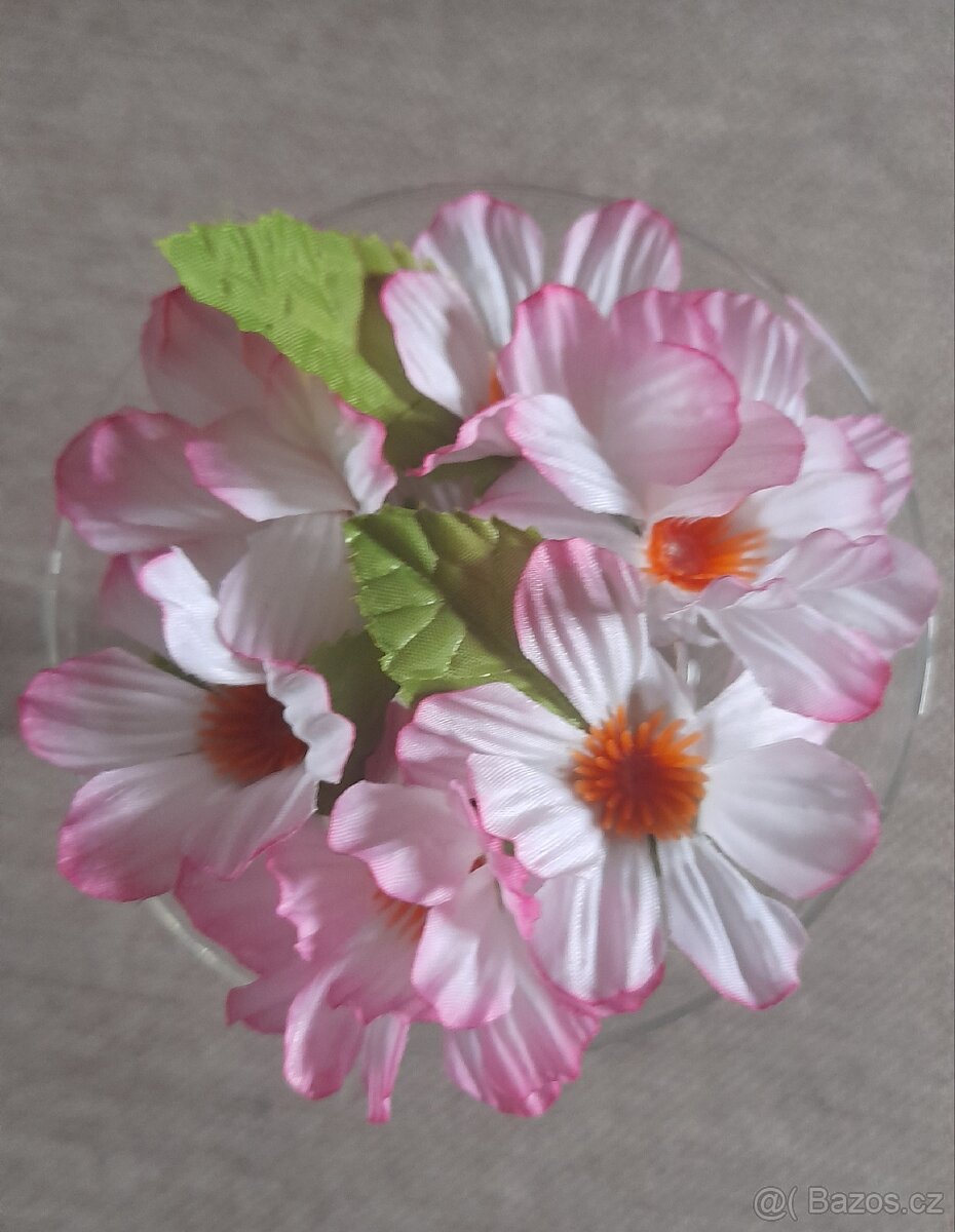 Skleněný svícen, svíčka, ozdobné věnečky - 3