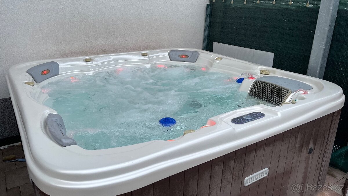 Prodám vířivku Kilimanjaro Deluxe Pearl White pro 6 osob - 3