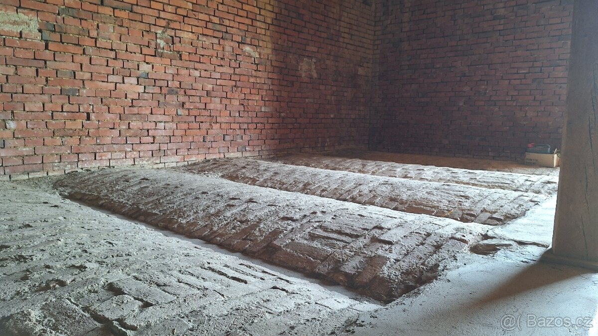 Pozemek se stodolou 1428 m2 - 3