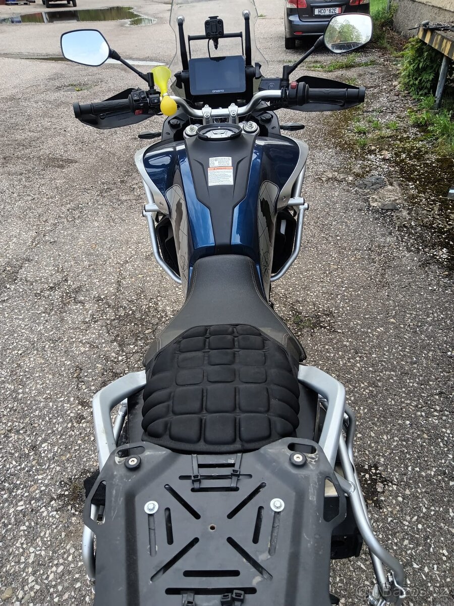 CF Moto MT 800