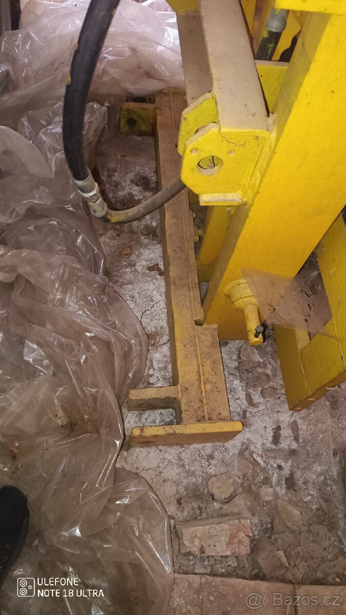 Zdvihací zařízení za traktor - 3