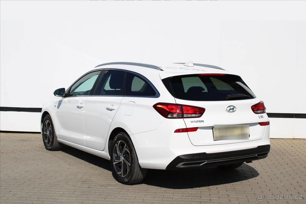 Hyundai i30 1.5 T-GDI MHEV 48V 117kW ČR (2022) - 3