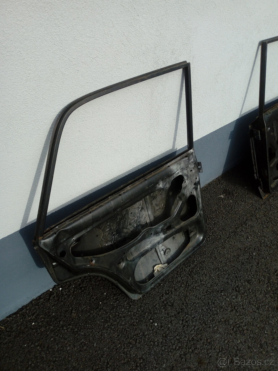 Zadní levé dveře Lada Vaz 2103/2106 - 3