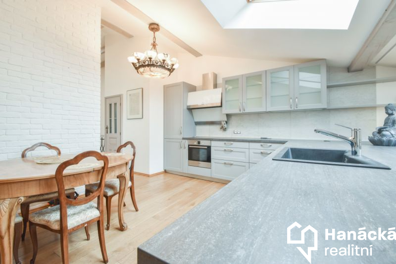 Zrekonstruovaný dům v centru Olomouce, ul. Šemberova - 3