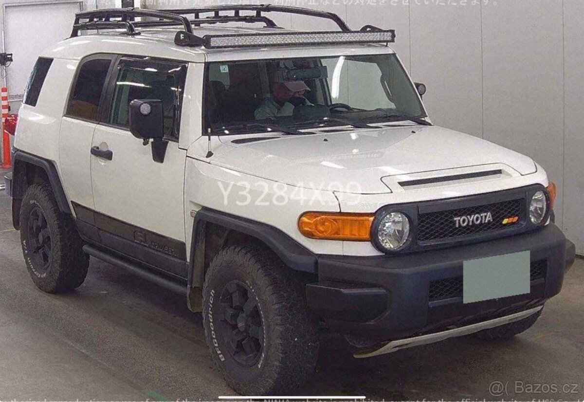 4x Toyota FJ Cruiser - 3