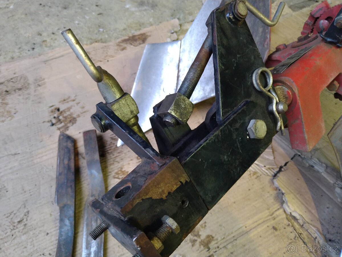 Pluh oboustranný APH 352 na VARI + těleso ocel - 3