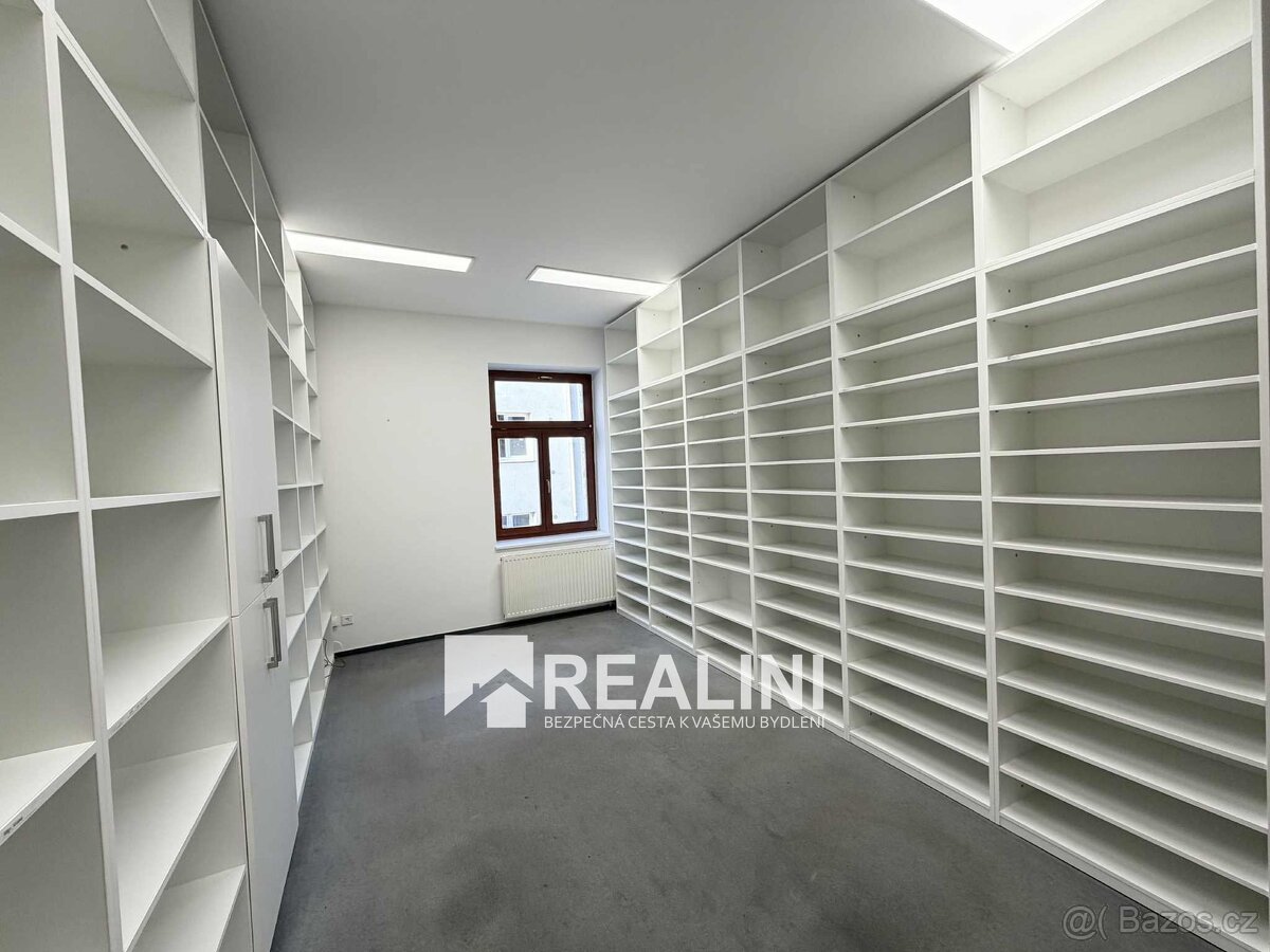 Pronájem kanceláře o výměře 15,95 m² v centru Karviná - Fryš - 3