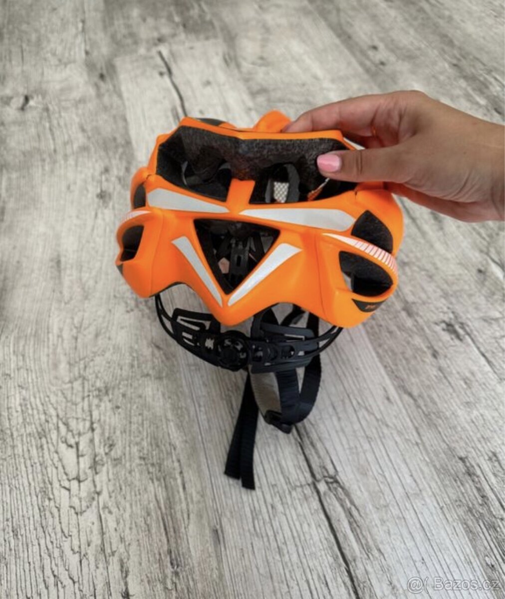 Set na cyklistiku přilba Kellys, brýle Uvex a dres - 3