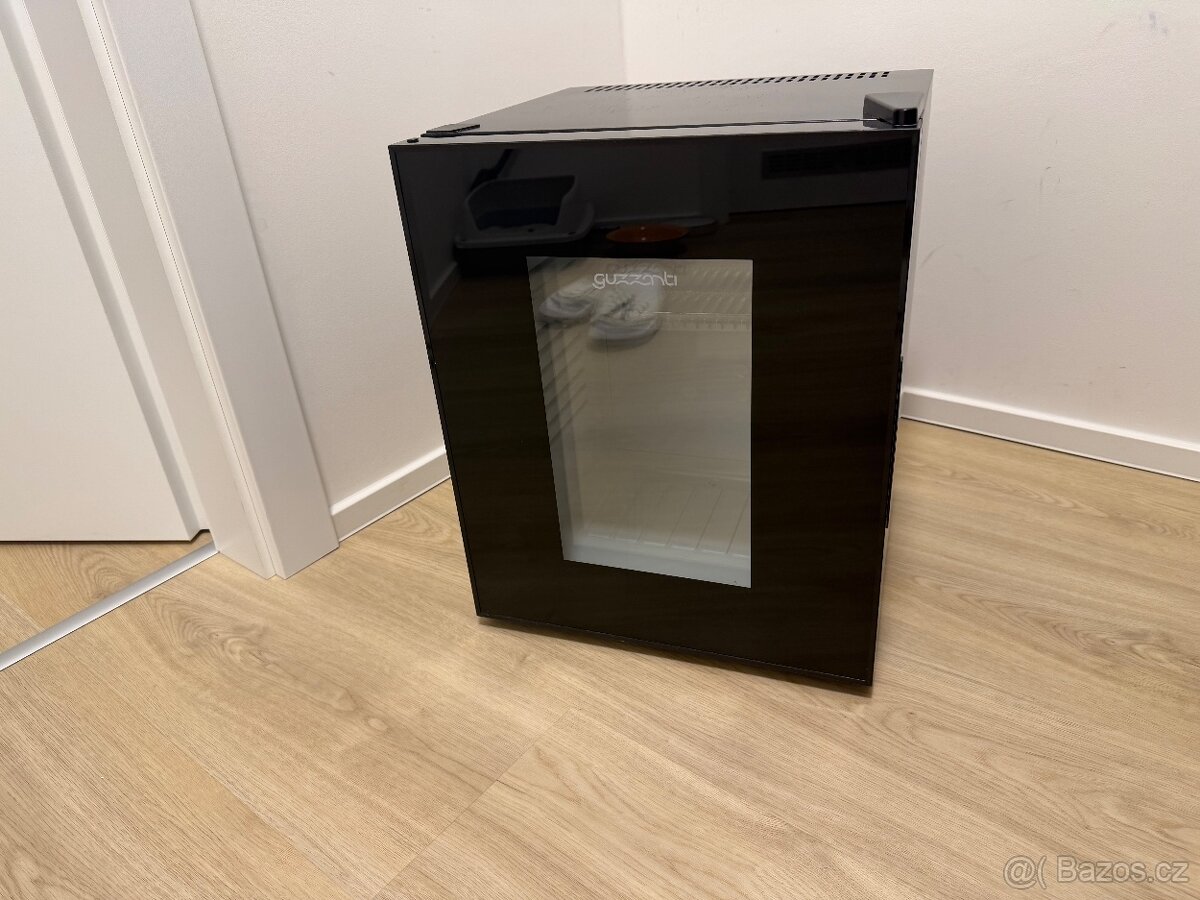 Guzzanti GZ 24G - mini lednička - 3