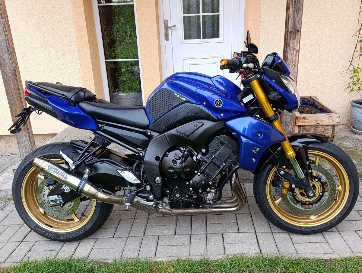 Yamaha FZ8 - 3