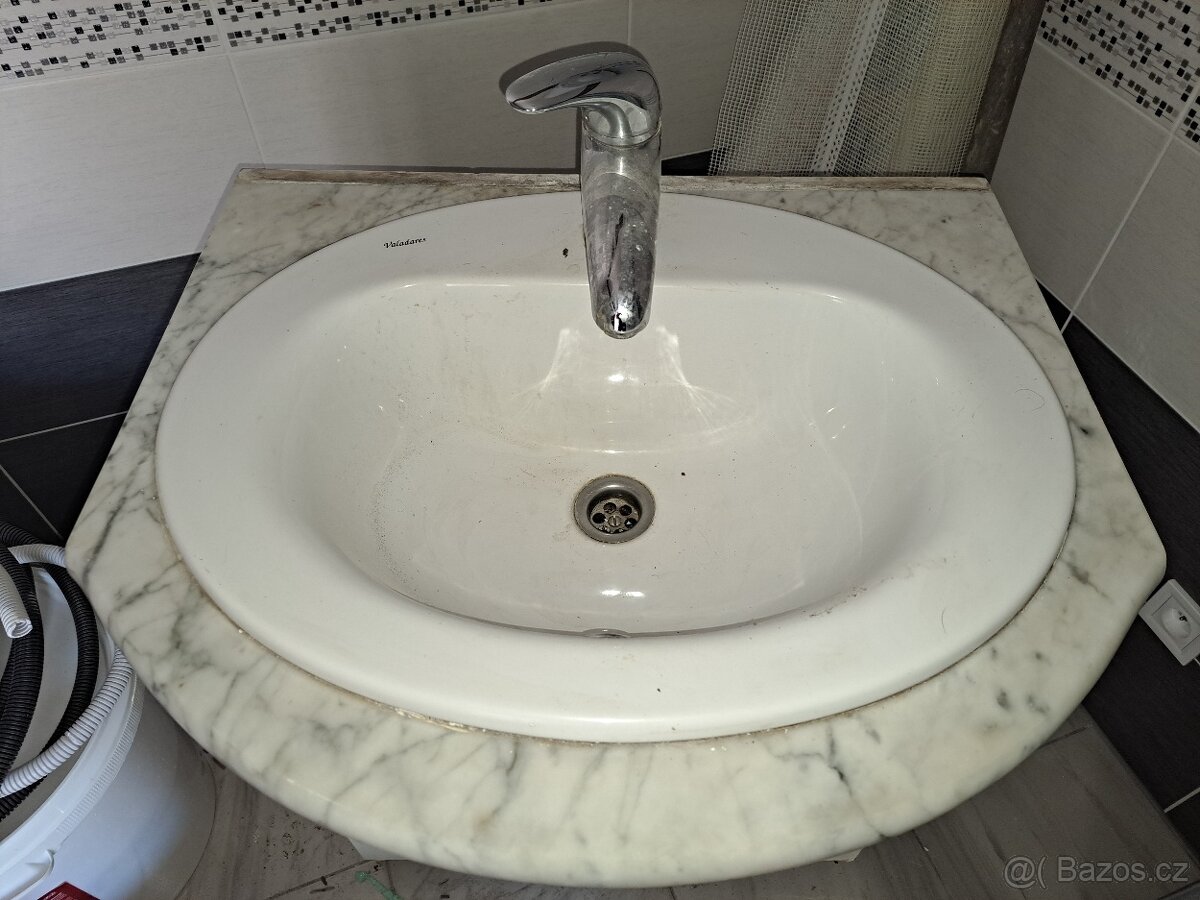 Skrinka s umyvadlem - 3