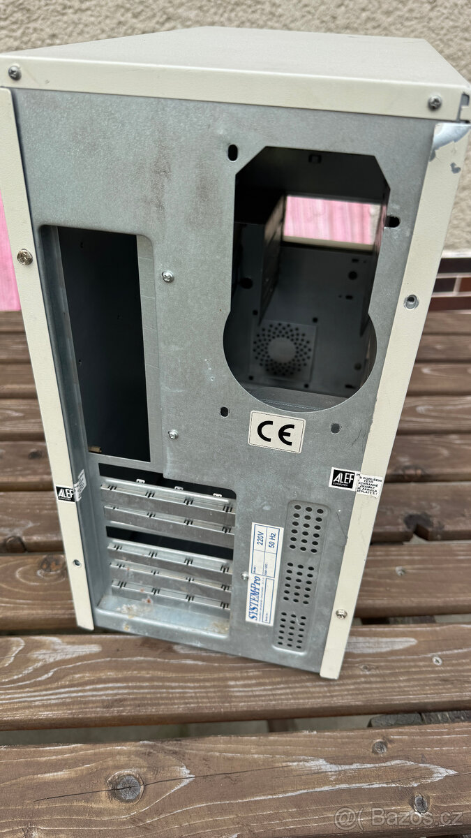 Prodám starší počítačovou skříň (ATX) 005 - 3