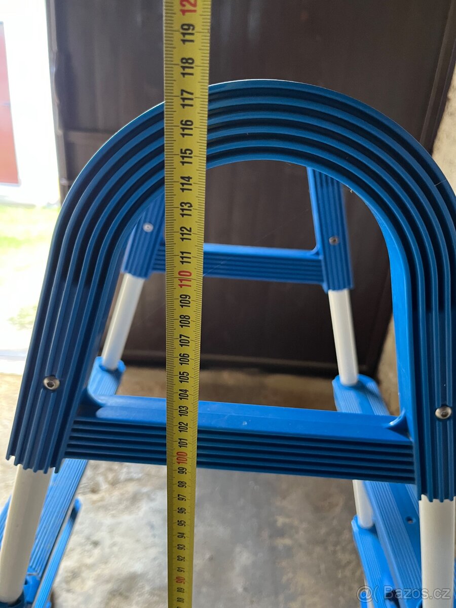 Schody do bazénu hloubky 0,92cm. - 3