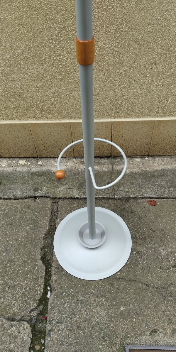 Věšák kov drevo - 3