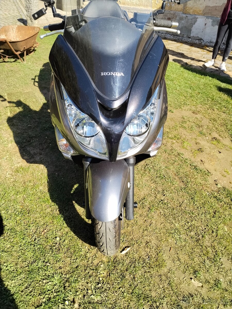 Honda Silver Wing 600 - 3