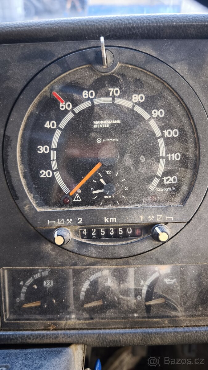 Nissan M90 - 3