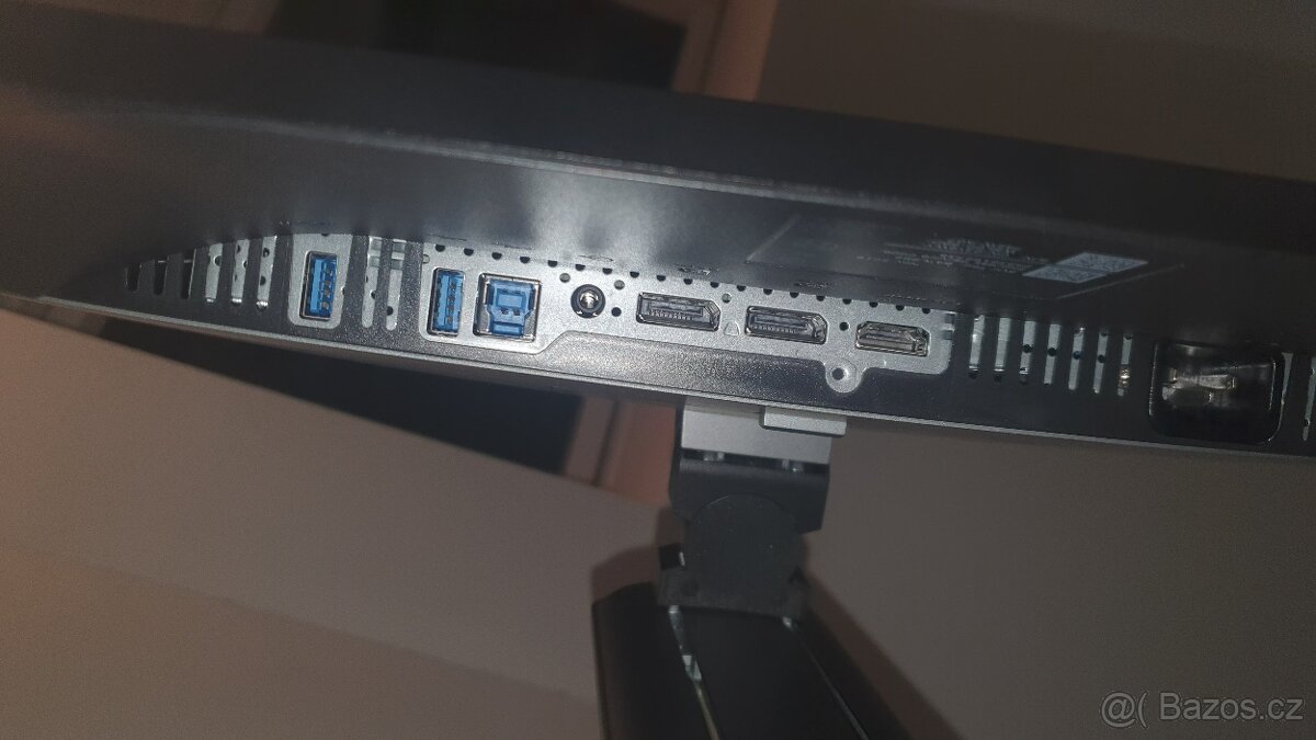 27" Dell UltraSharp U2719D IPS - 3