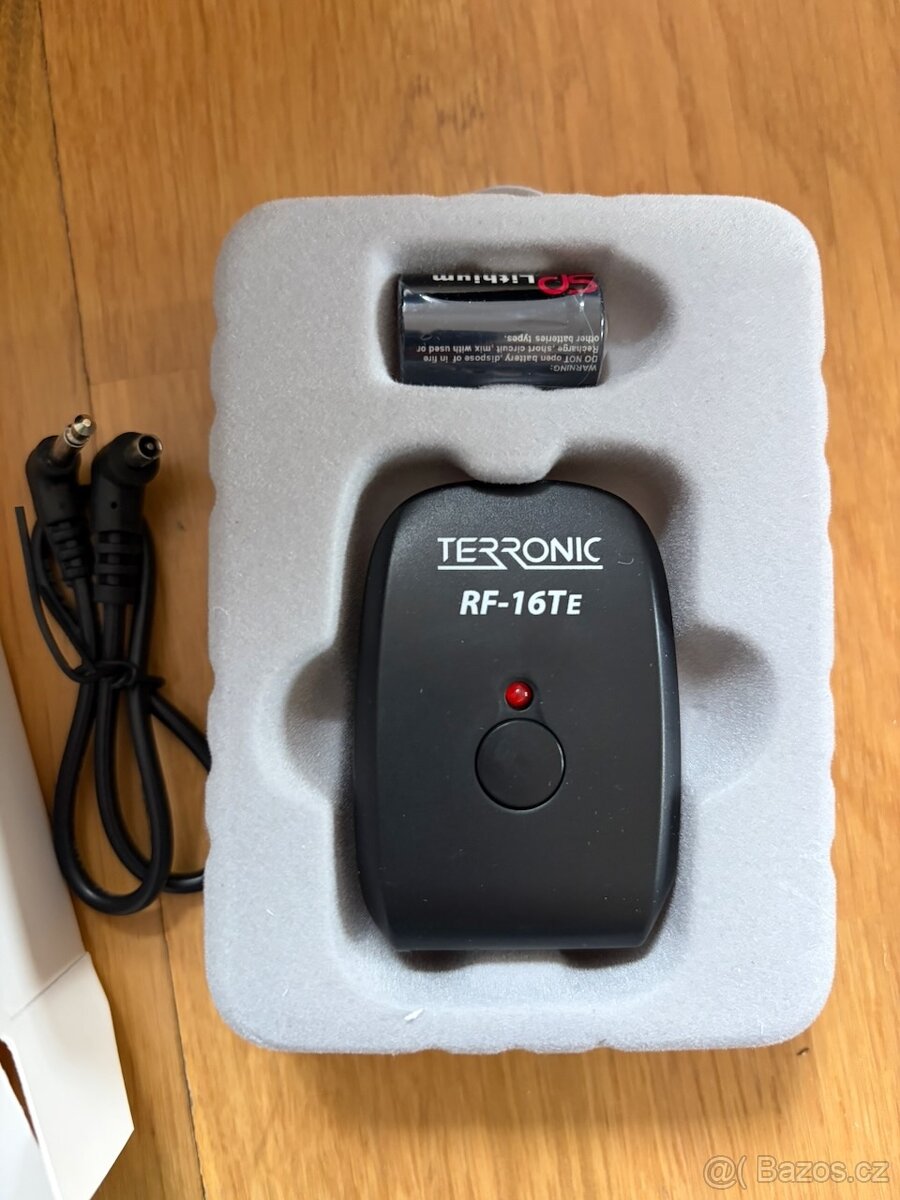 Sestava studiových blesků Terronic Basic 300RF, odpalovač - 3