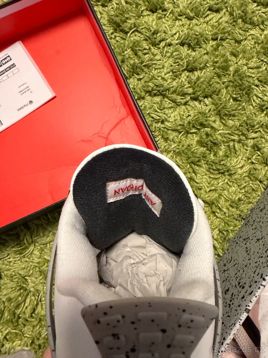 Jordan 4 White cement 2025 - 3