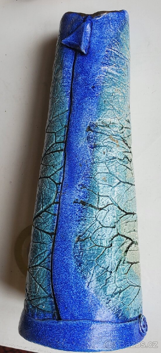 dvě květinové vázy. jedno masivní české sklo - 3