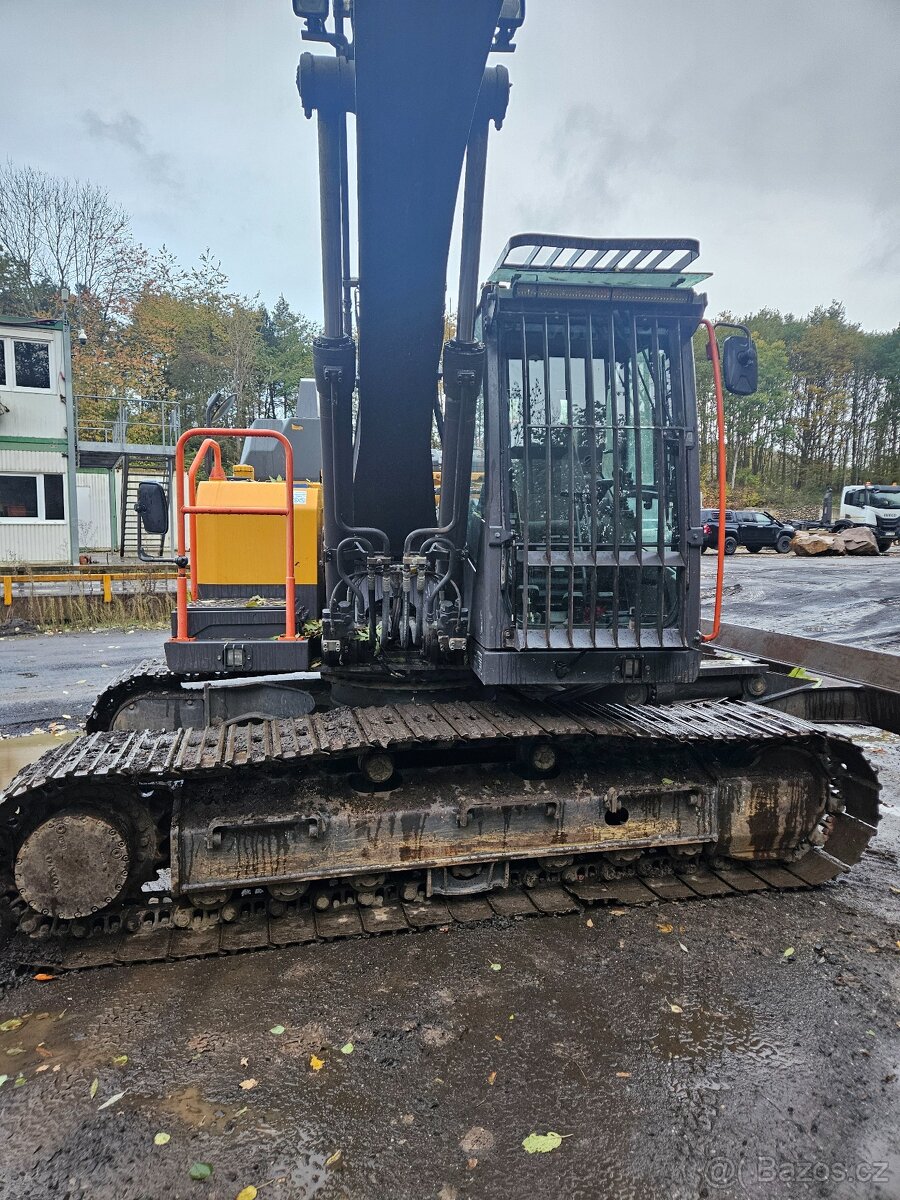Pásový bagr Volvo EC160e - 3