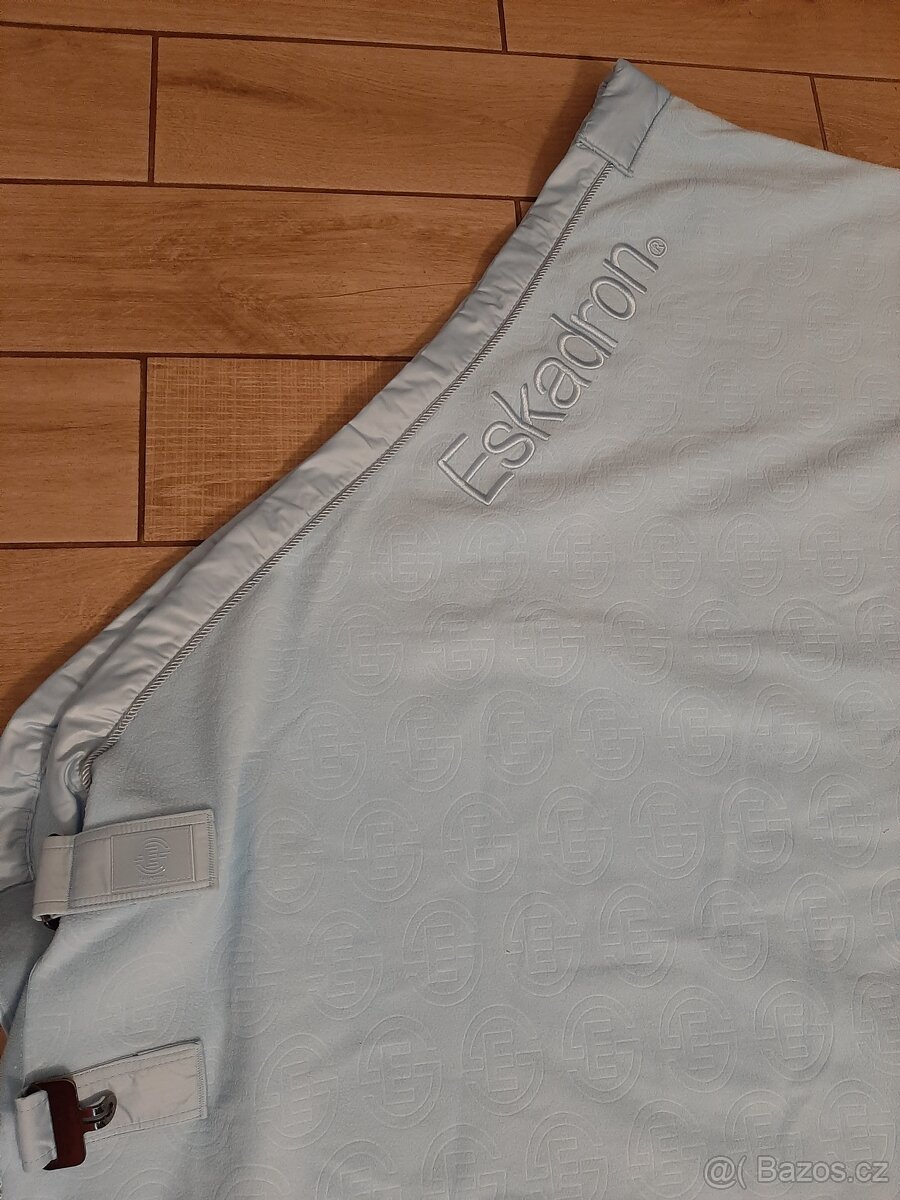 Eskadron deka- svetle modra - 3