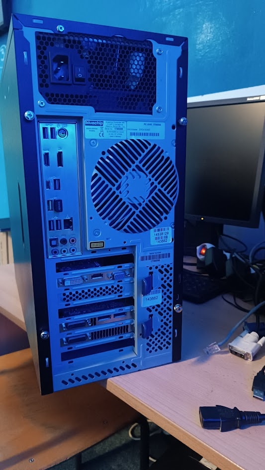 Super herní komp: 32GB RAM, 8GB GK, 256 GB SSD, CPU i7 - 3