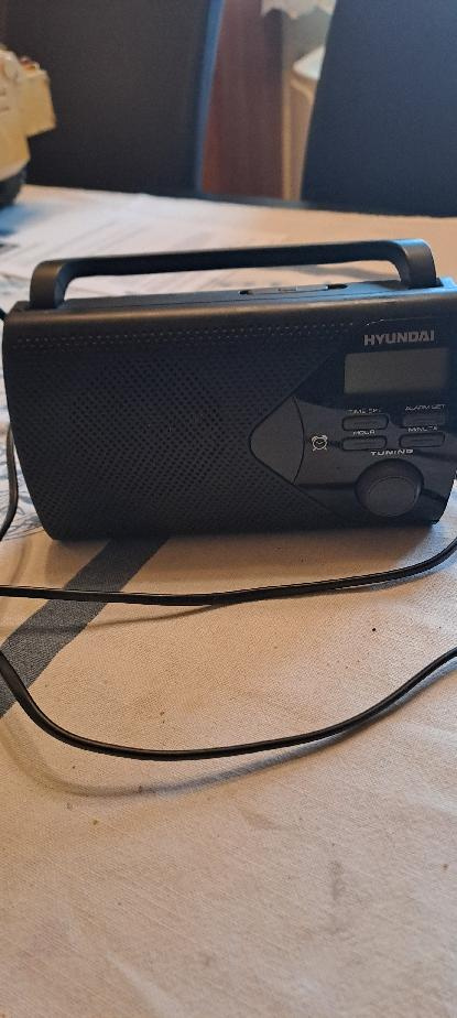 Prodám rádio s budíkem Hyundai Nová cena 190,- - 3