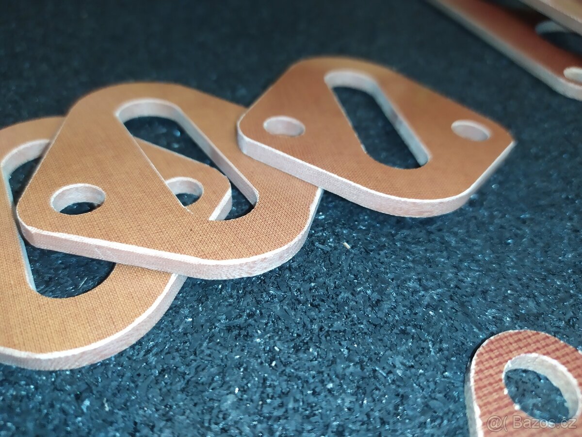 Izolační podložka pod karburátor/palivovou pumpu - 3