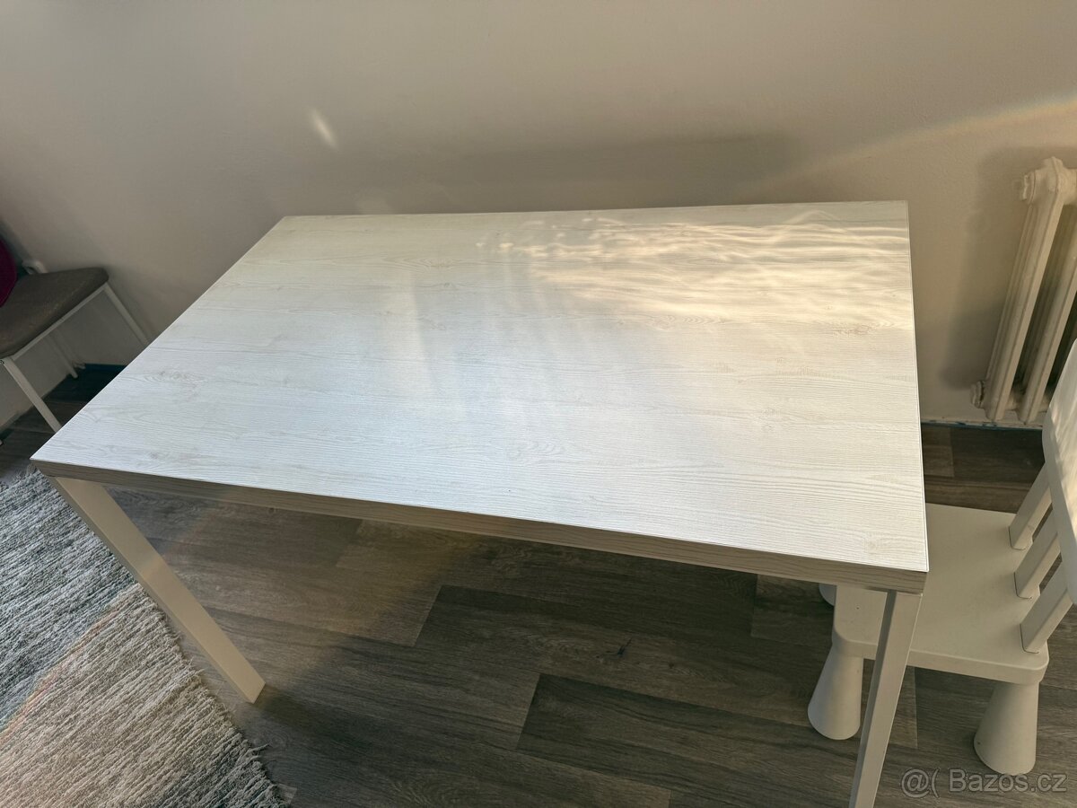 Jídelní stůl v dekoru bílého dřeva - 3