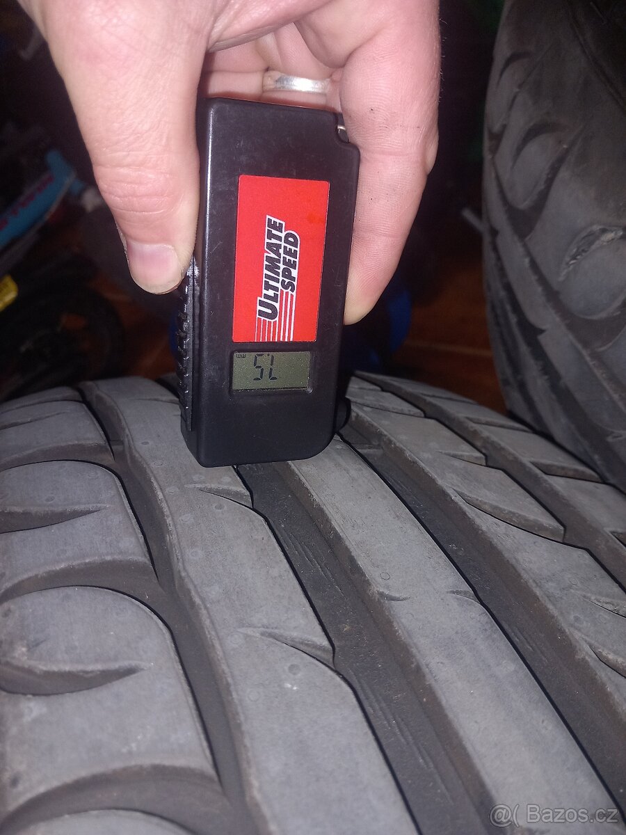 Pneu - 215/55 R17 - 3