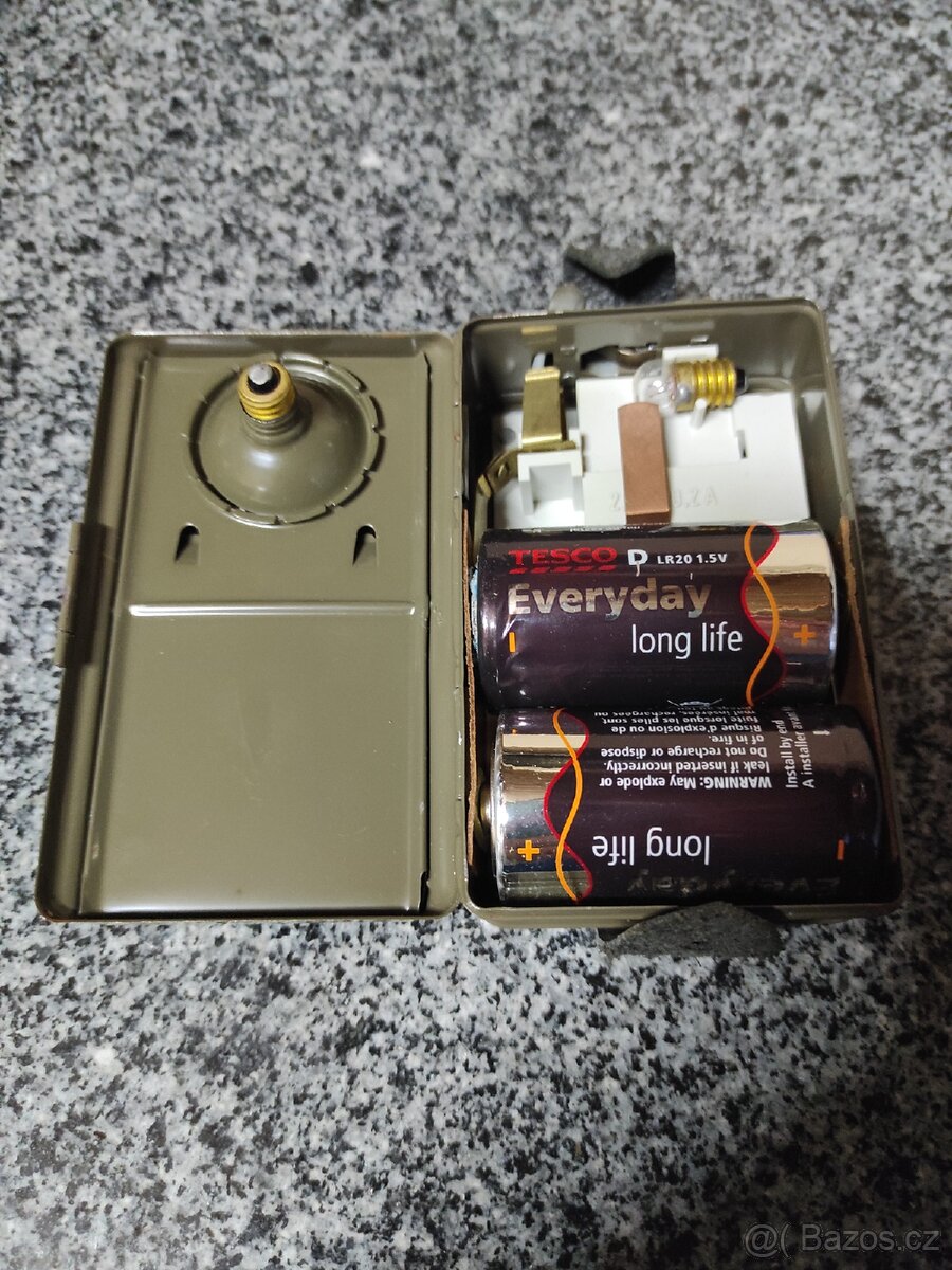 Armádní svítilna - 3