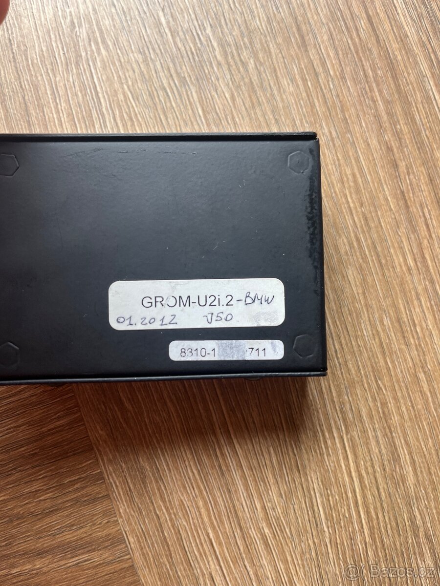 GROM U2i BMW E46 USB adaptér - 3