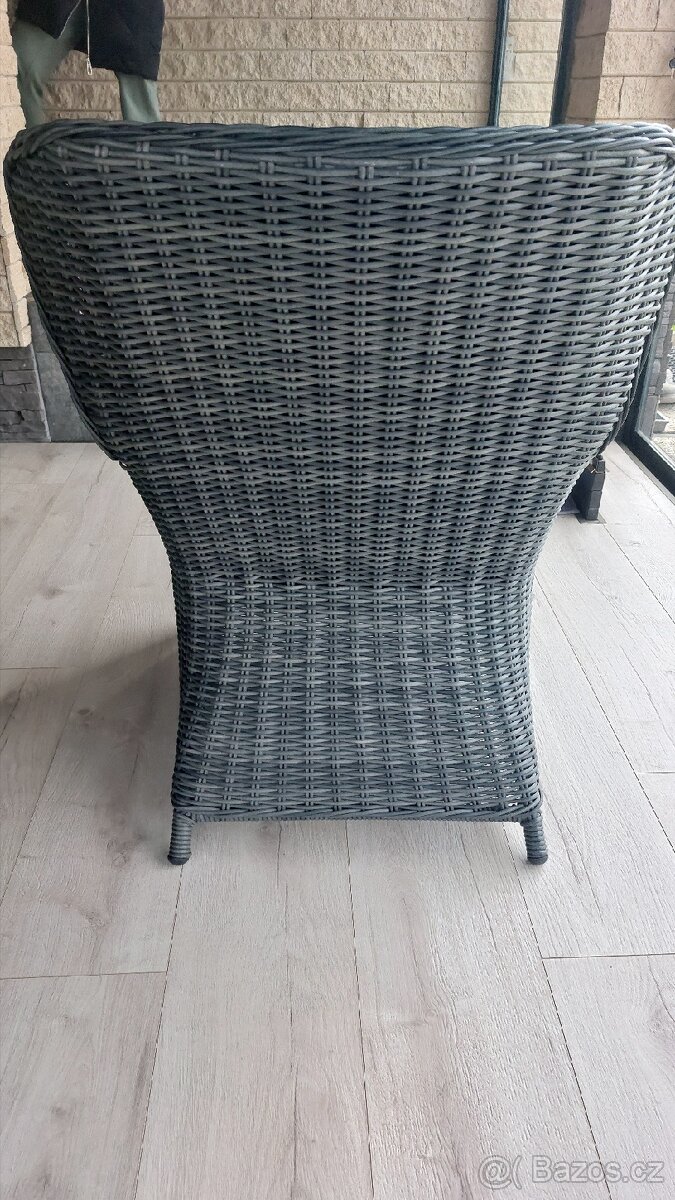 Prodám dvě ratanové křesla - 3