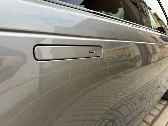 Land Rover Range Rover Velar, r.v. 2021, D200, ČR