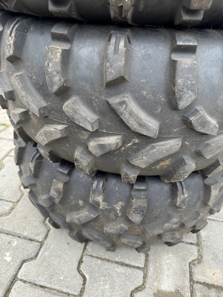 Kola R14 na pracovní čtyřkolku