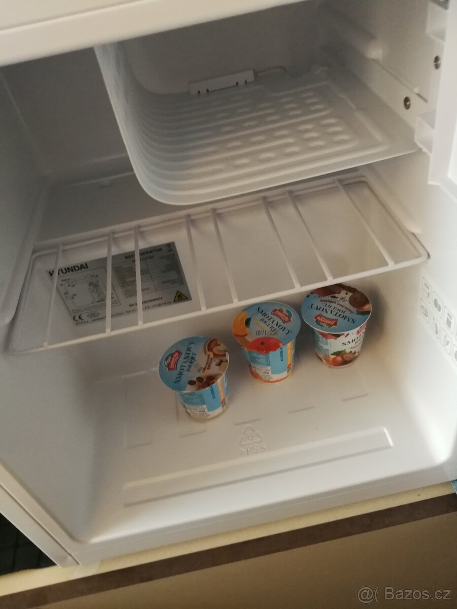 Mala lednice s mrazackem - 3